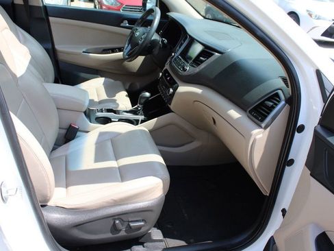 Used 2016 Hyundai Tucson Limited w/ Option Group 03 FWD image 21