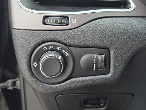 Used 2020 Jeep Cherokee Latitude image 28