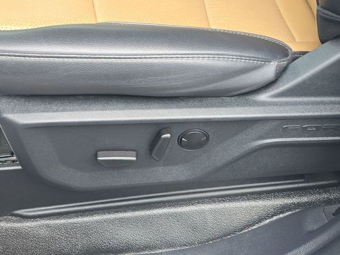 Used 2025 Ford F250 Lariat w/ Chrome Package image 15