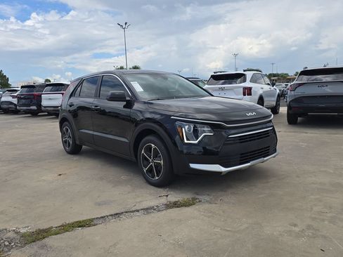 New 2026 Kia Niro LX FWD image 2
