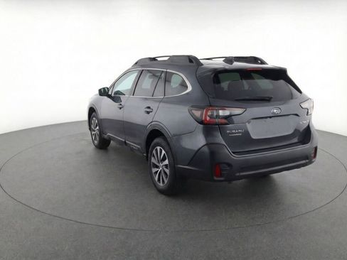 Used 2021 Subaru Outback Premium image 5