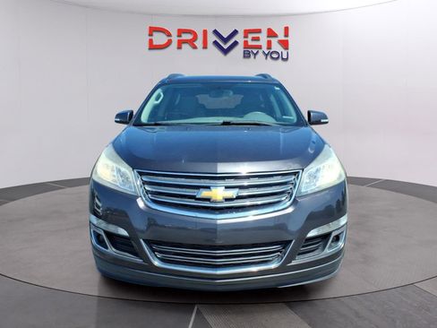 Used 2017 Chevrolet Traverse LT w/ Style and Technology Package image 8