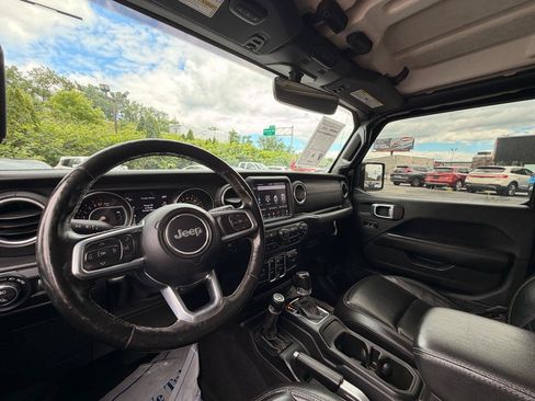 Used 2021 Jeep Gladiator Overland w/ Popular Equipment Package AWD/4WD image 16