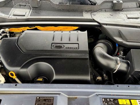Used 2018 Land Rover Discovery Sport HSE AWD/4WD image 28