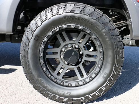 New 2026 Ford F250 Lariat w/ Black Appearance Package image 8