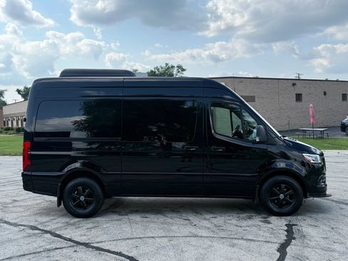 Used 2021 Mercedes-Benz Sprinter 2500 image 7