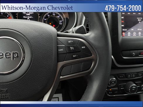 Used 2020 Jeep Cherokee Latitude Plus image 16