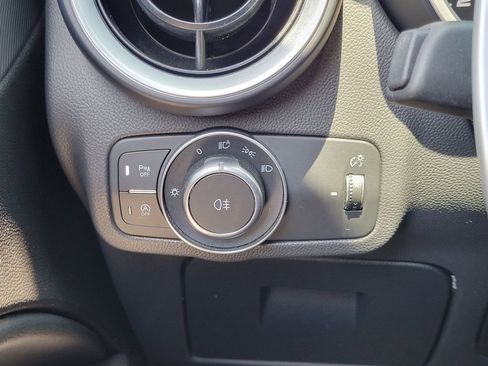 Used 2023 Alfa Romeo Stelvio Veloce AWD/4WD image 13