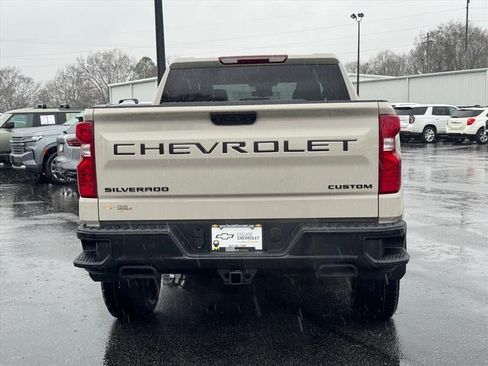 New 2026 Chevrolet Silverado 1500 Custom Trail Boss w/ LPO, Dark Essentials Package image 4