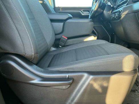 Used 2025 Chevrolet Silverado 1500 LT image 17