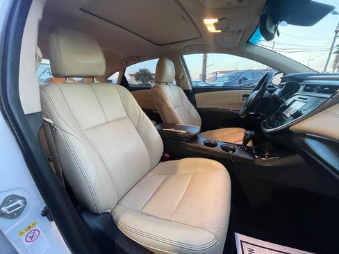 Used 2018 Toyota Avalon Limited image 13