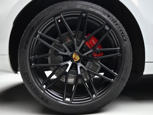 Used 2023 Porsche Macan GTS image 38