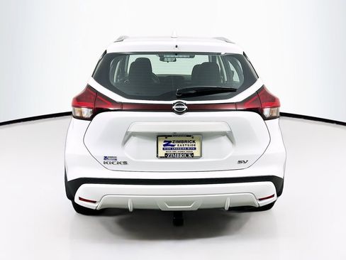 Used 2022 Nissan Kicks SV image 7
