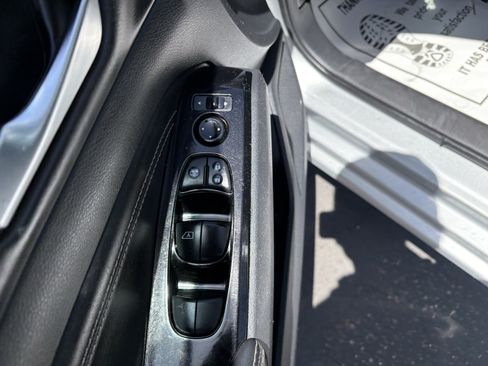 Used 2023 Nissan Altima 2.5 SL FWD image 16