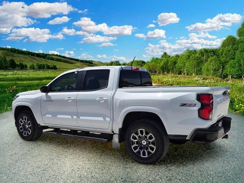 Used 2026 Chevrolet Colorado Z71 w/ Technology Package AWD/4WD image 4