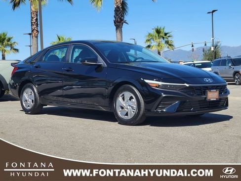 New 2026 Hyundai Elantra SE image 1