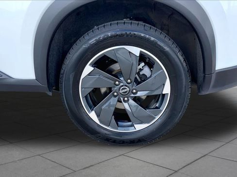 Used 2024 Nissan Rogue SV AWD/4WD image 10