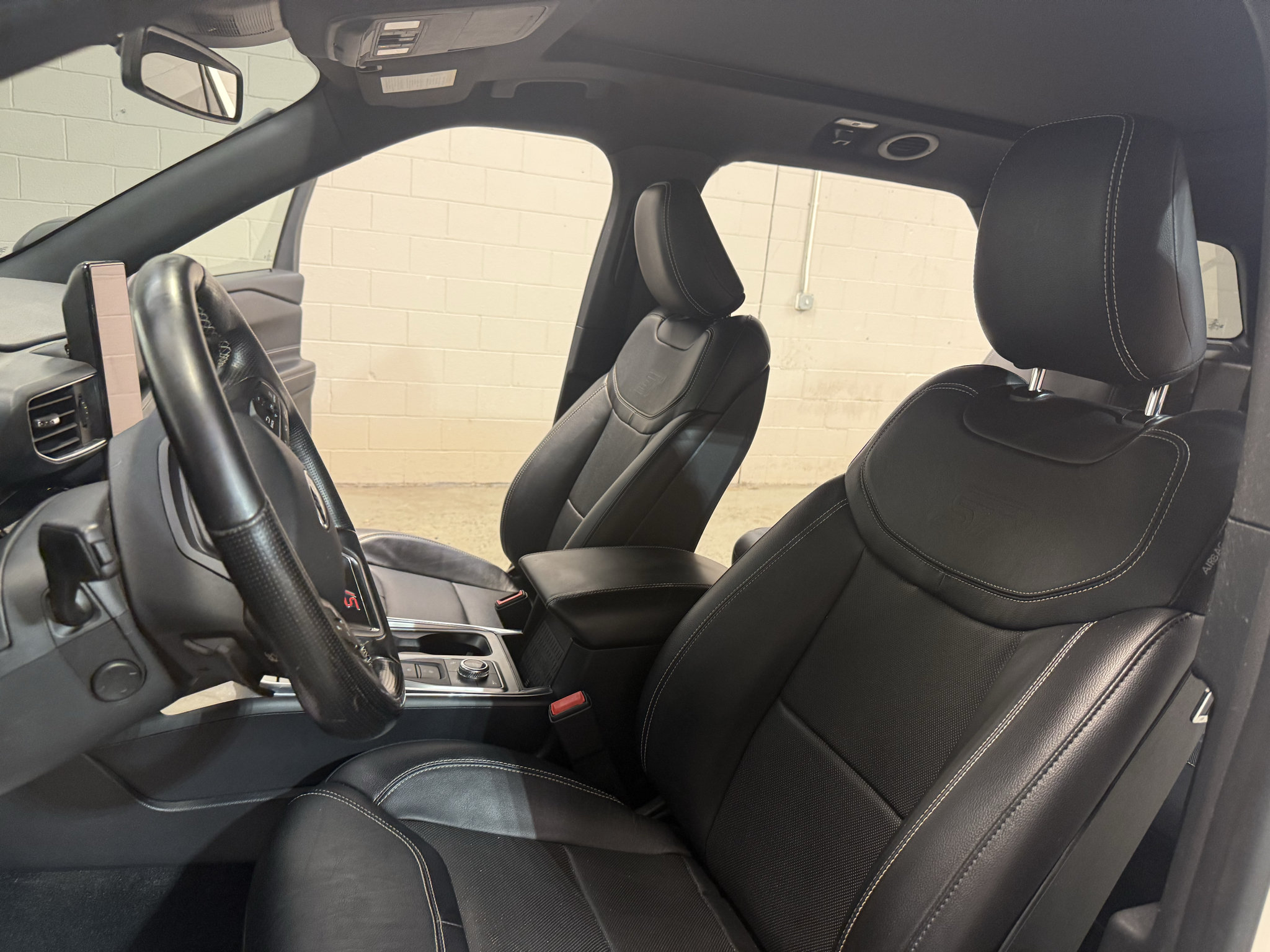 Used 2020 Ford Explorer ST w/ Premium Technology Package AWD/4WD image 10