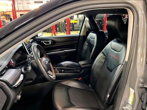 Used 2022 Jeep Compass Trailhawk image 10