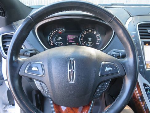 Used 2017 Lincoln MKX Reserve w/ Driver Assistance Package image 15