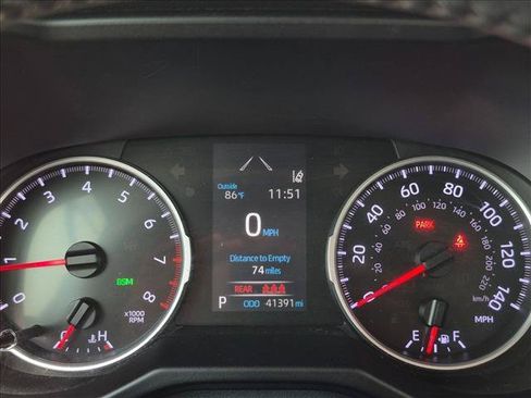 Used 2020 Toyota RAV4 XLE Premium FWD image 11