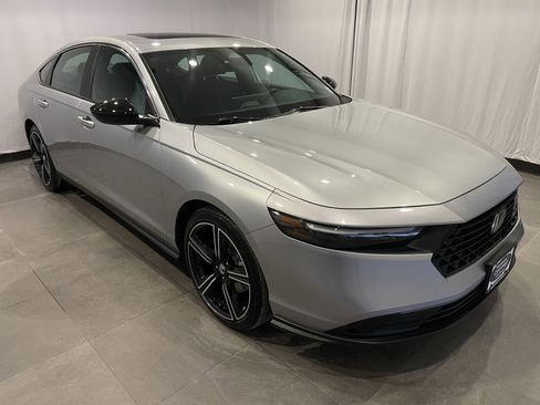 Used 2024 Honda Accord Sport image 3