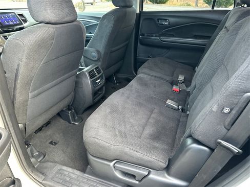 Used 2017 Honda Pilot EX image 18