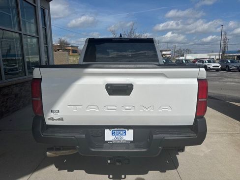 Used 2024 Toyota Tacoma SR image 4