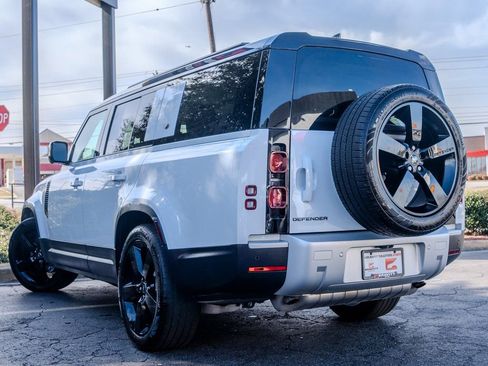 Used 2024 Land Rover Defender 130 S image 26