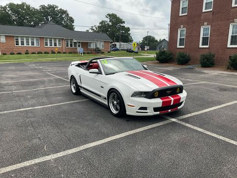 Used 2013 Ford Mustang GT Premium RWD image 25