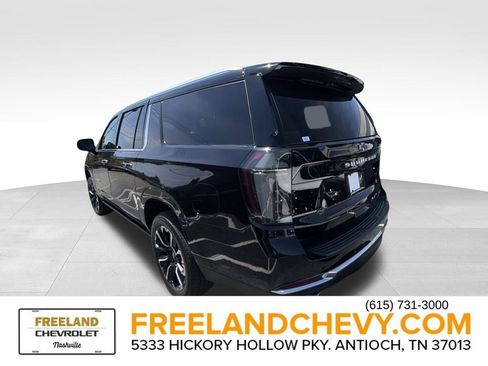 Used 2026 Chevrolet Suburban High Country AWD/4WD image 4