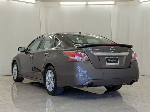 Used 2015 Nissan Altima 2.5 SL w/ Technology Package FWD image 6