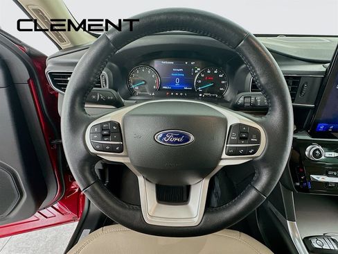 Certified 2023 Ford Explorer Limited w/ Hybrid Equipment Group 310A AWD/4WD image 15