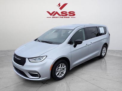 Used 2024 Chrysler Pacifica Touring-L