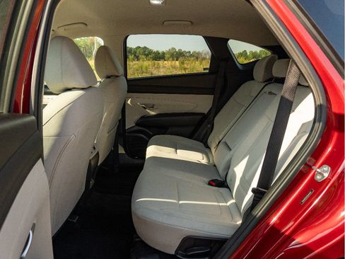 Used 2025 Hyundai Tucson SEL FWD image 14