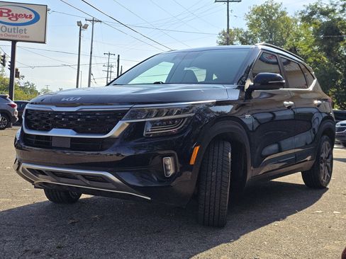 Used 2022 Kia Seltos SX w/ Sunroof Package AWD/4WD image 3