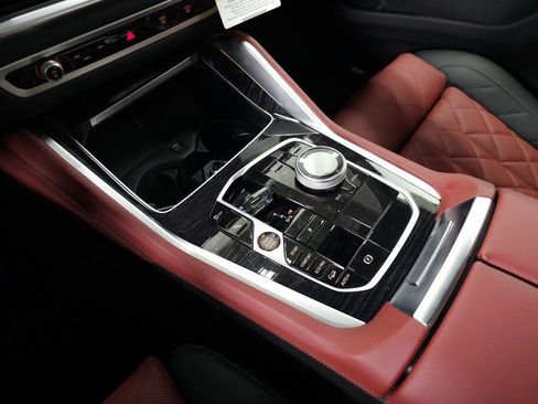 Used 2024 BMW X6 xDrive40i w/ Executive Package image 27