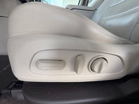 Used 2019 GMC Acadia Denali w/ Technology Package FWD image 18