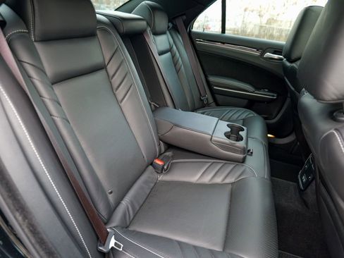 Used 2023 Chrysler 300 C image 31