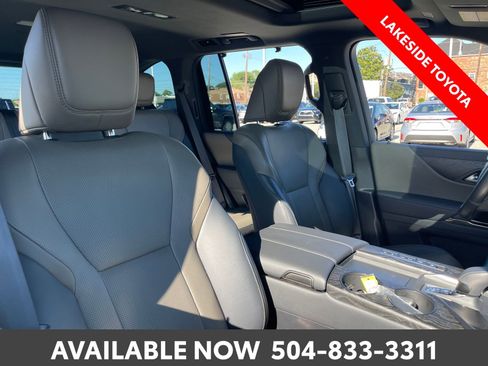 Used 2025 Lexus LX 700h Overtrail AWD/4WD image 15