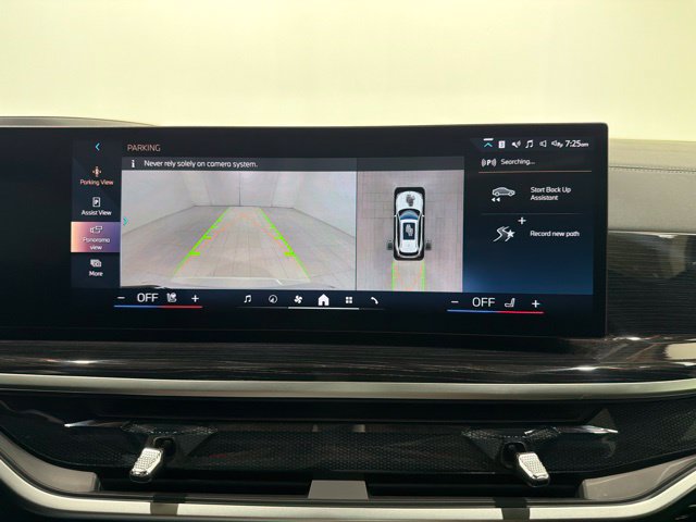 Used 2025 BMW X5 xDrive40i w/ M Sport Package AWD/4WD image 34