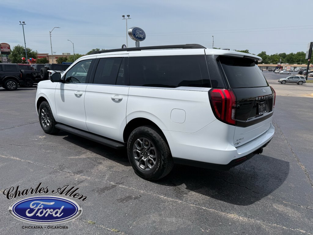 Used 2025 Ford Expedition Max Active AWD/4WD image 5