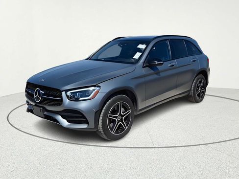 Used 2022 Mercedes-Benz GLC 300 4MATIC image 2