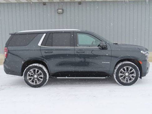 Used 2022 Chevrolet Tahoe LT w/ Luxury Package AWD/4WD image 2