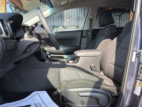 Used 2020 Kia Sportage LX AWD/4WD image 9