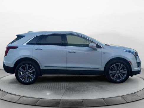 Certified 2022 Cadillac XT5 Premium Luxury FWD image 8