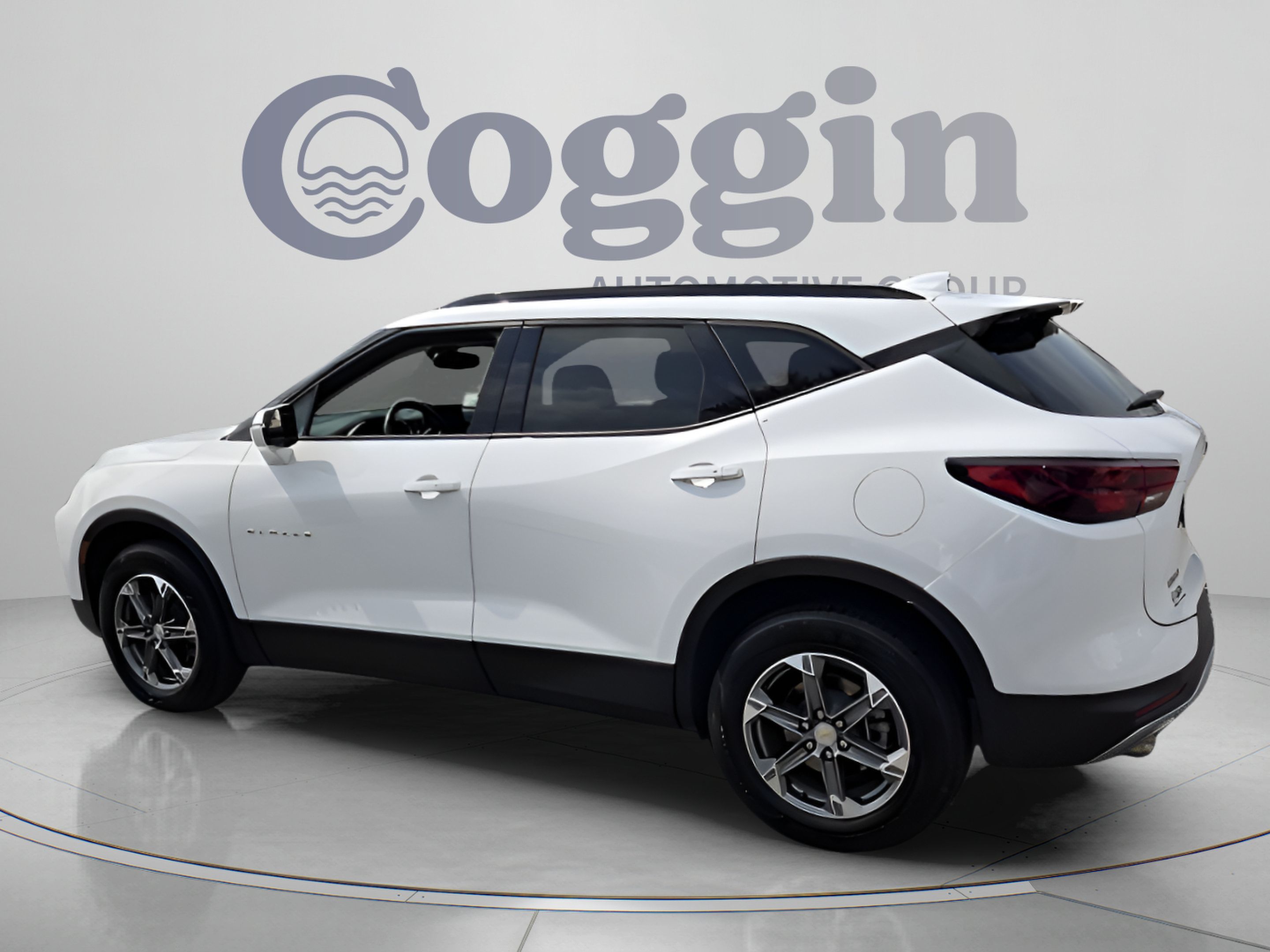 Used 2024 Chevrolet Blazer LT FWD image 3
