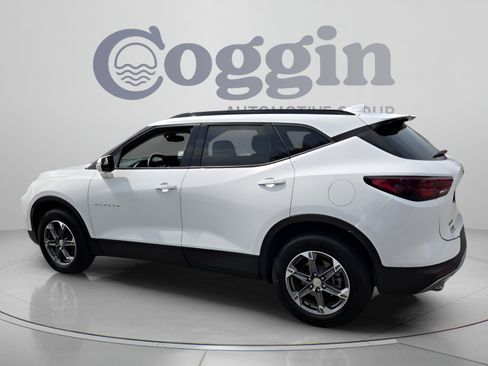 Used 2024 Chevrolet Blazer LT FWD image 3