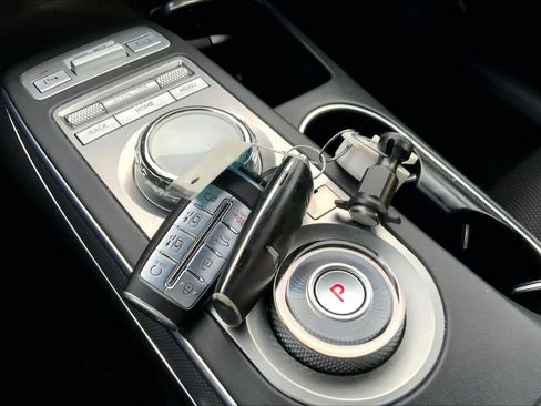 Used 2022 Genesis GV70 2.5T w/ Sport Prestige Package image 14