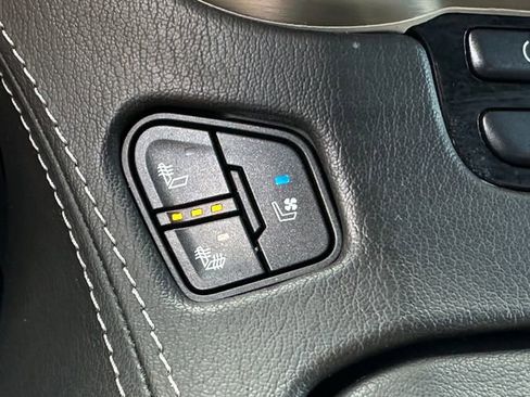 Used 2020 GMC Yukon XL Denali image 36